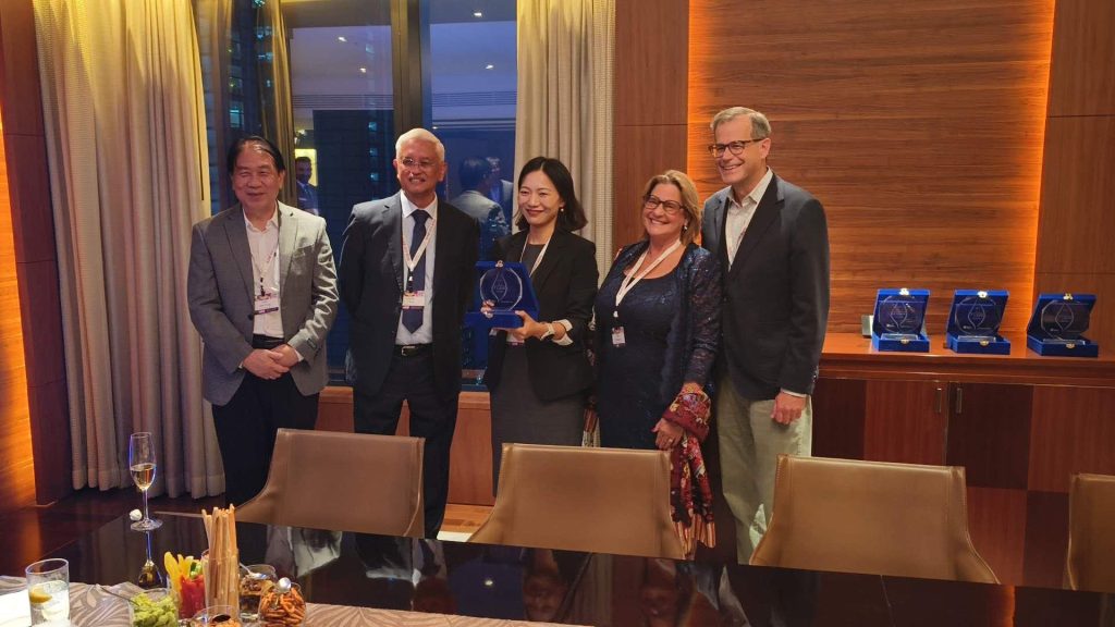 VAPORESSO COSS Triumphs at Golden Leaf Awards 1